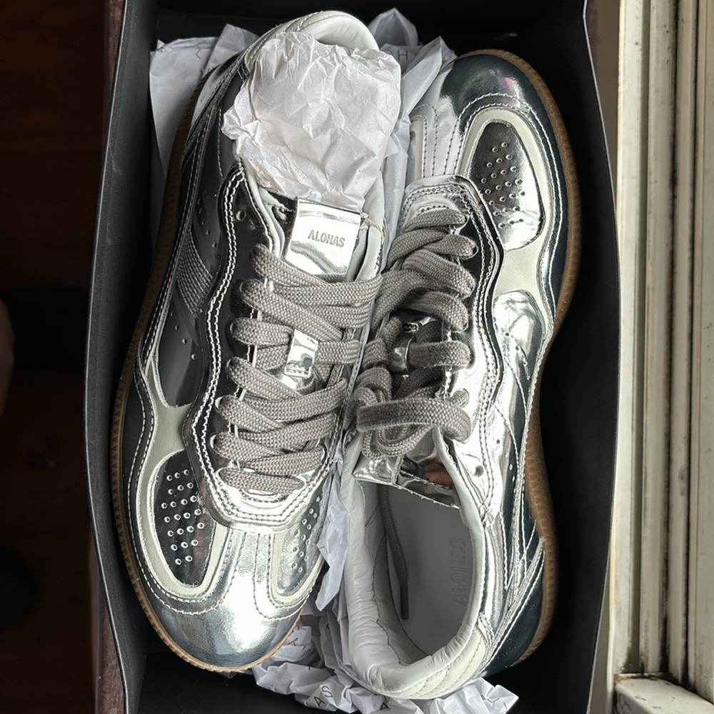 ALOHAS Silver Metallic Sneakers